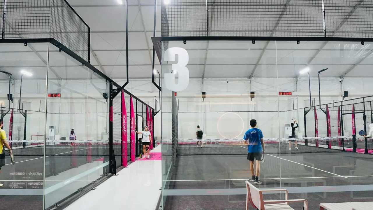 A padel session at Six Nine